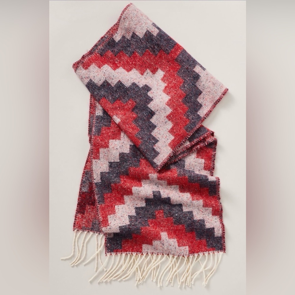 ✨ Anthropologie Graphic Brushed Fringe Scarf
